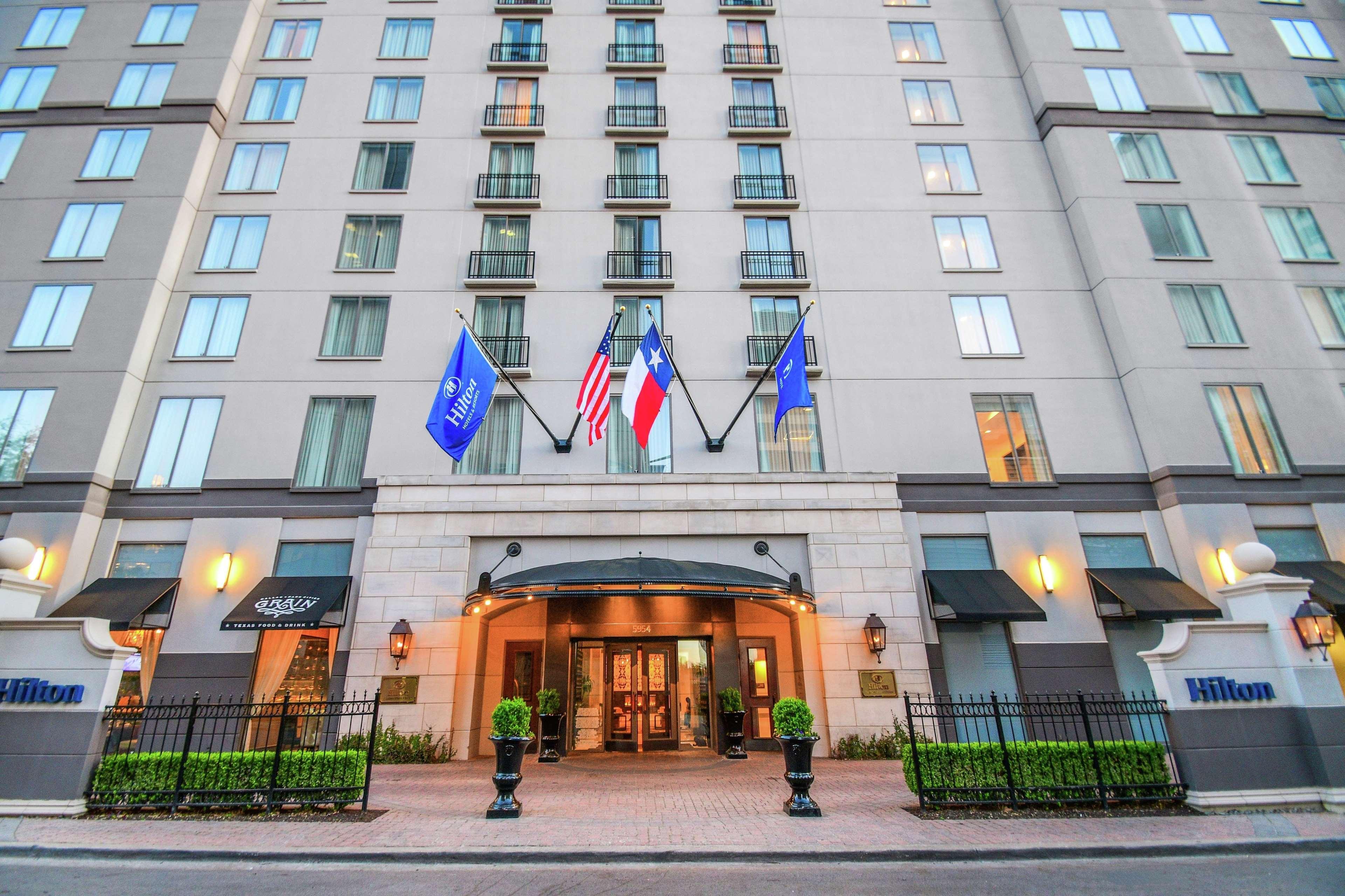 ฮิลตันดัลลัส พาร์ค ซิตี้ โฮเต็ล Hotel ภายนอก รูปภาพ