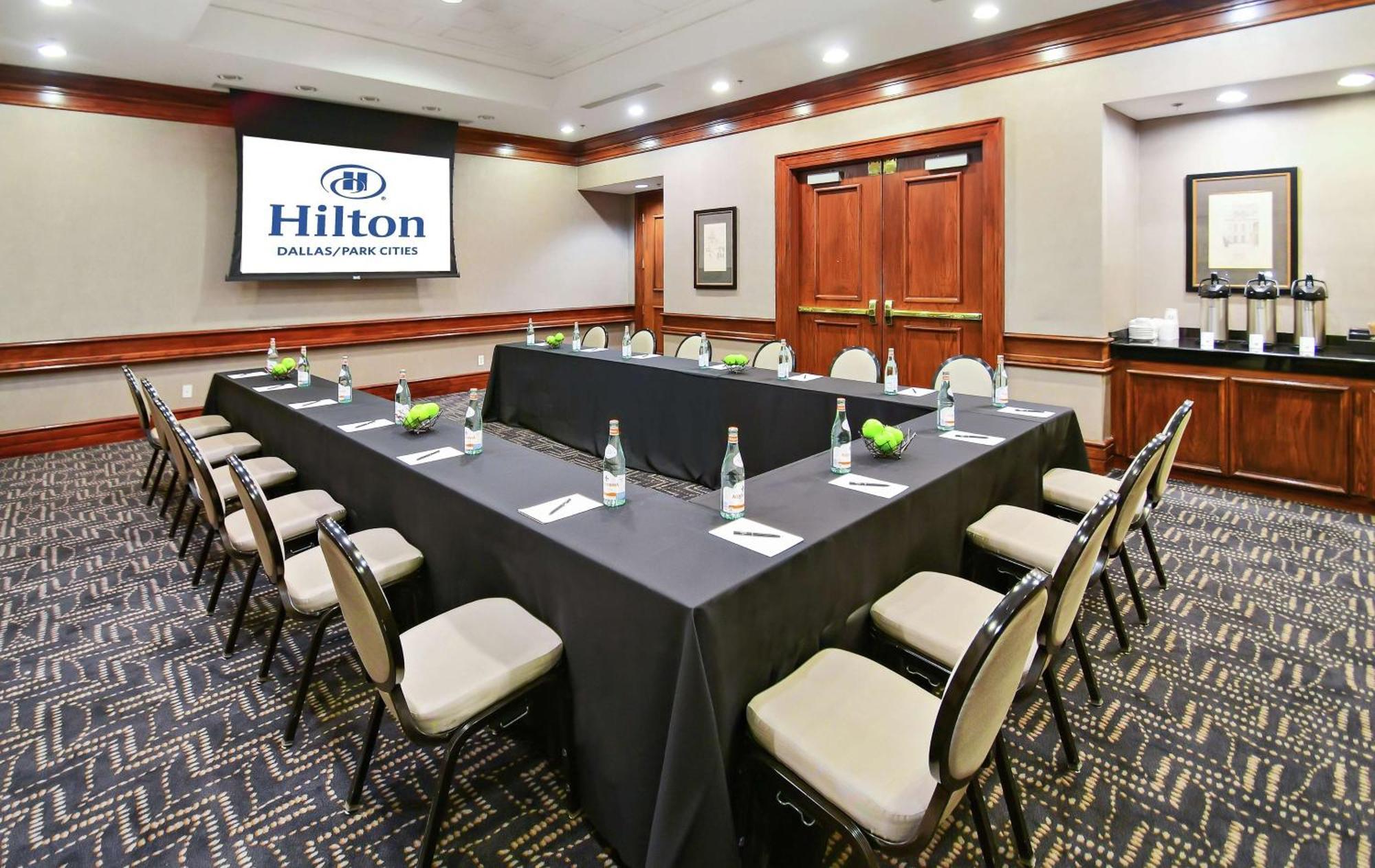 ฮิลตันดัลลัส พาร์ค ซิตี้ โฮเต็ล Hotel ภายนอก รูปภาพ