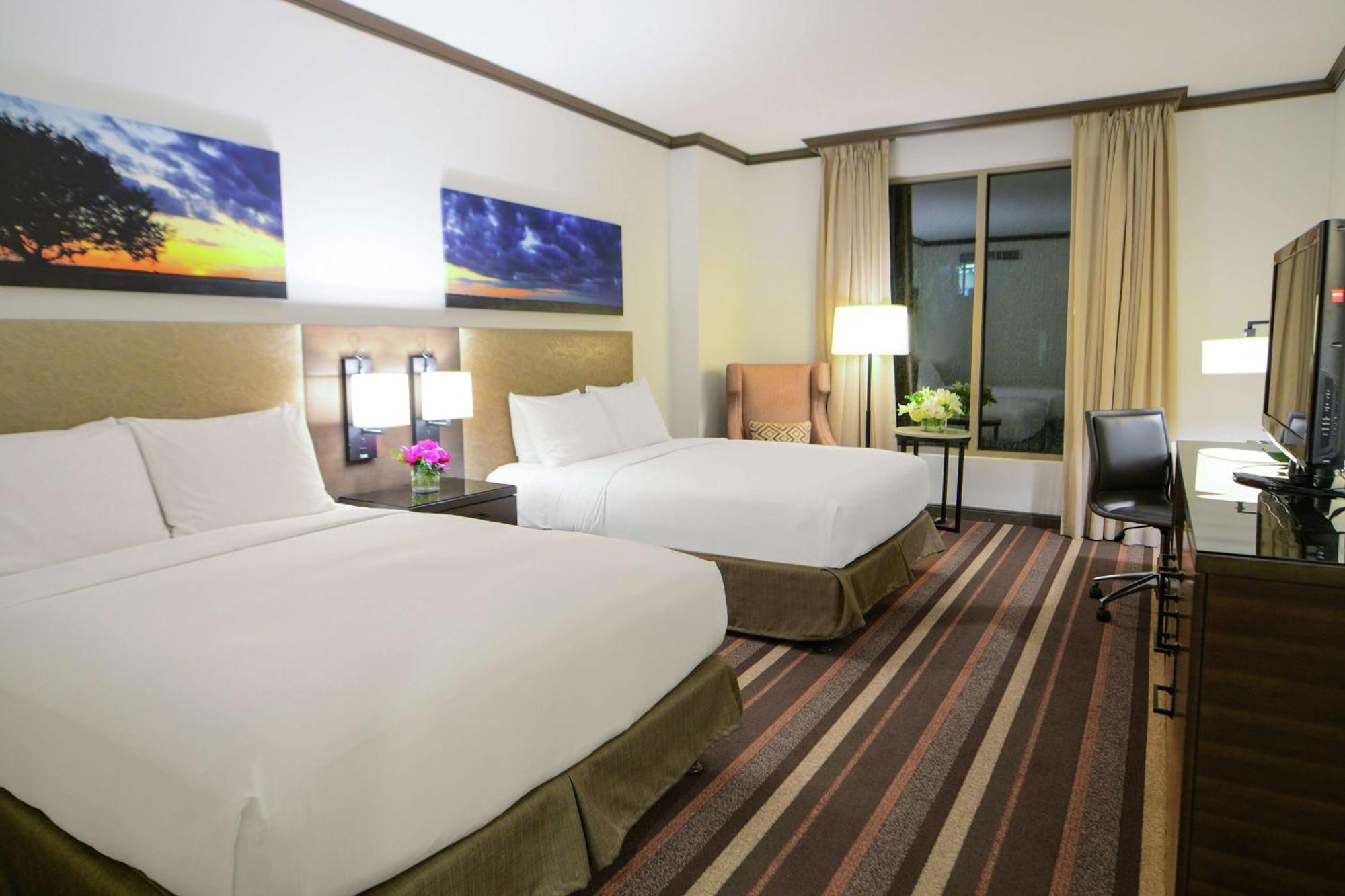 ฮิลตันดัลลัส พาร์ค ซิตี้ โฮเต็ล Hotel ภายนอก รูปภาพ